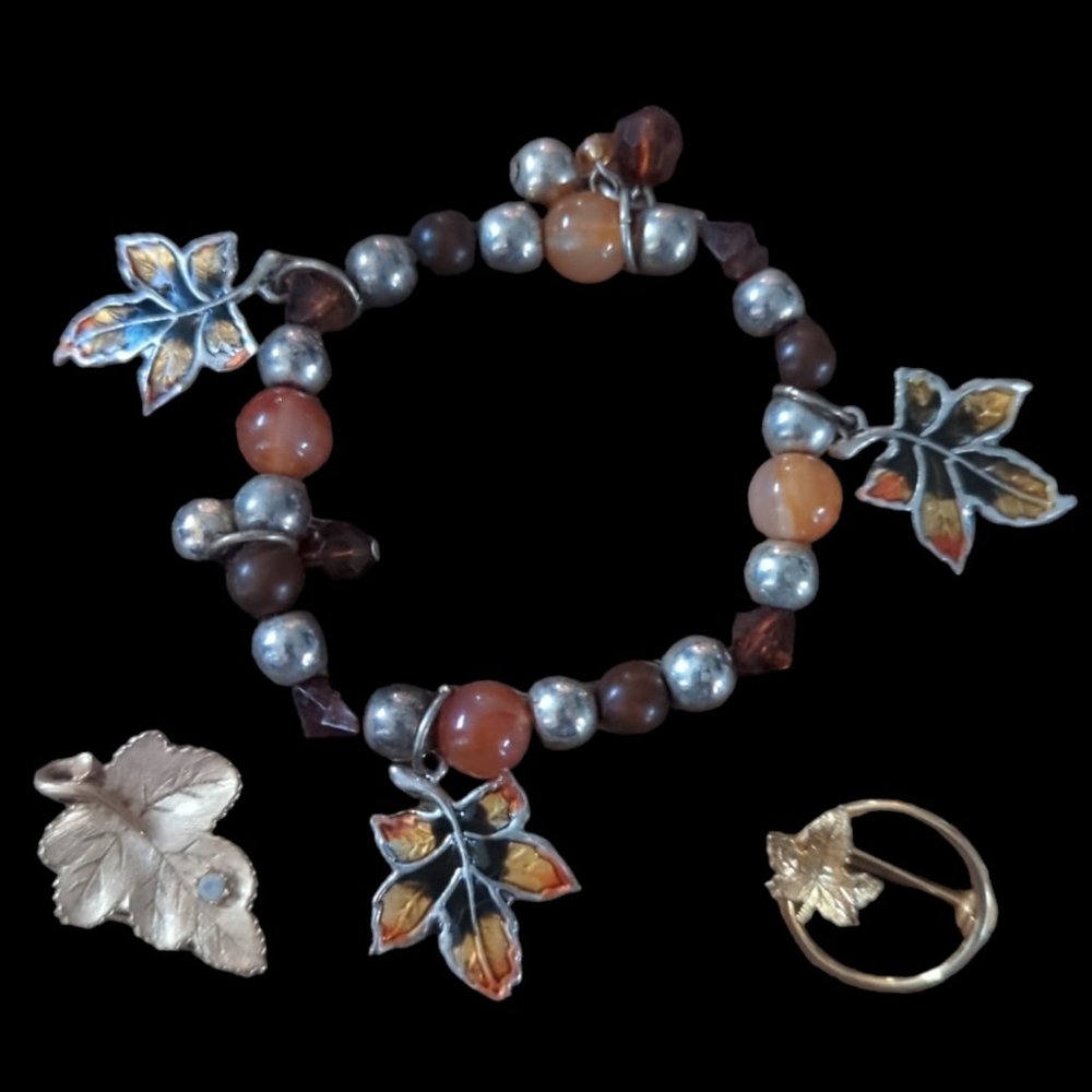 Lot of assorted maple jewelry